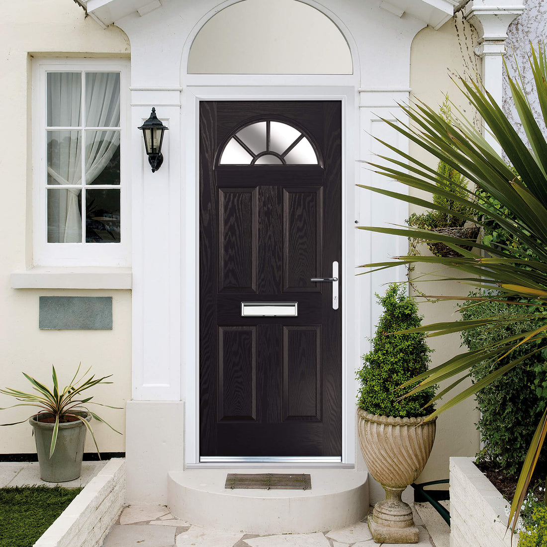 7 Reasons to Paint Your Front Door Black