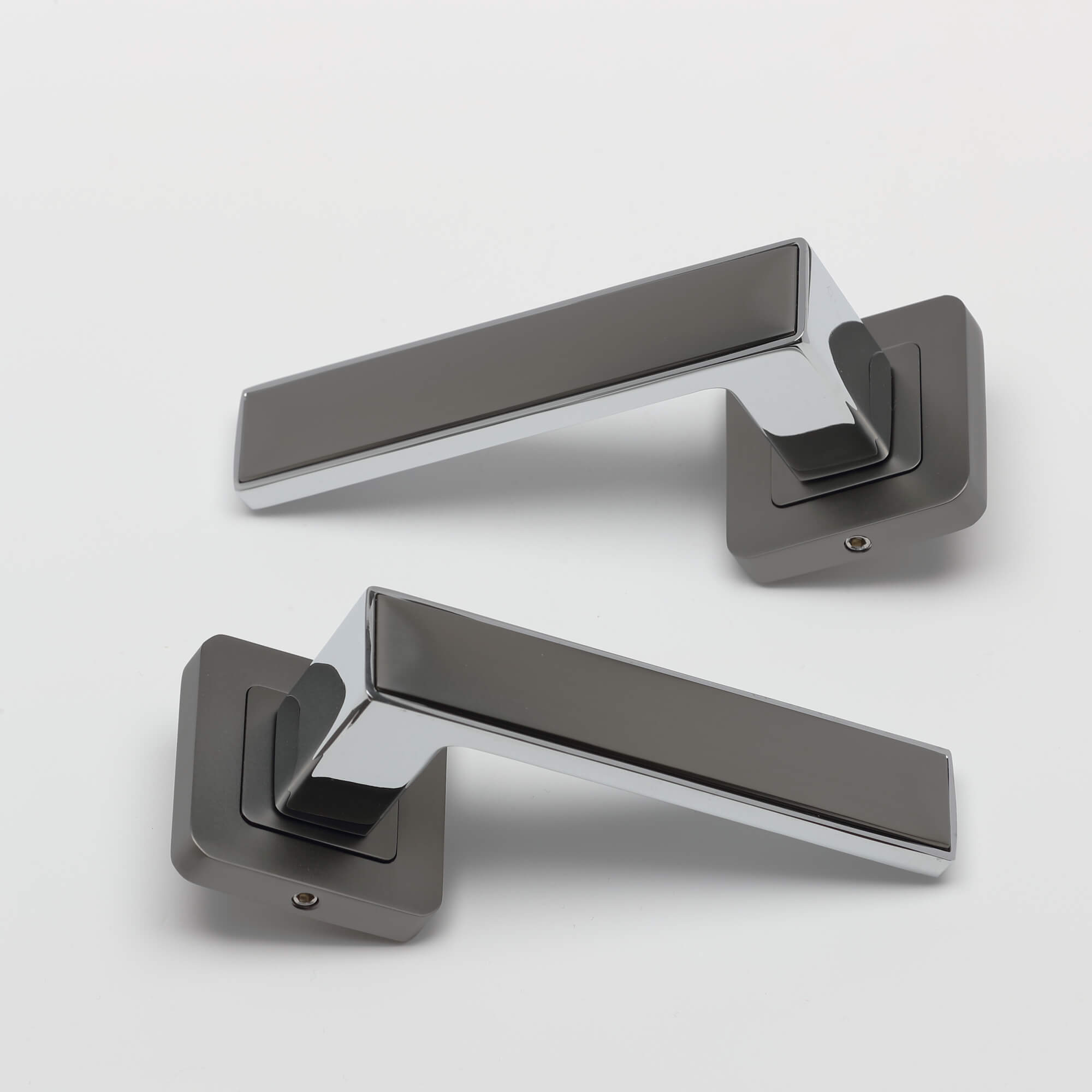 カルドハイム　バンドル Alto Matt Satin Black & Polished Chrome Handle | Square Rose