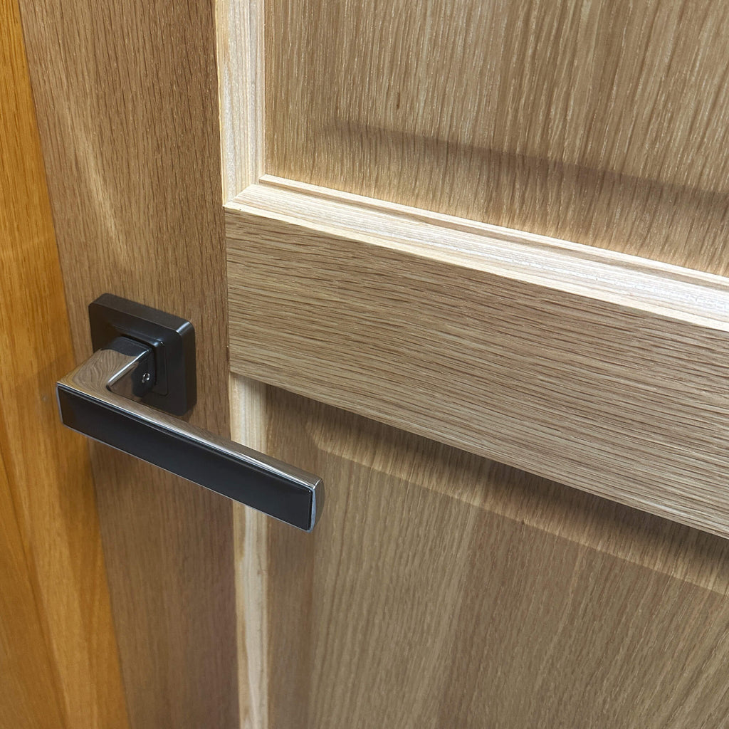A Close-up of a Contemporary White Oak 4 Panel 40mm Internal Door