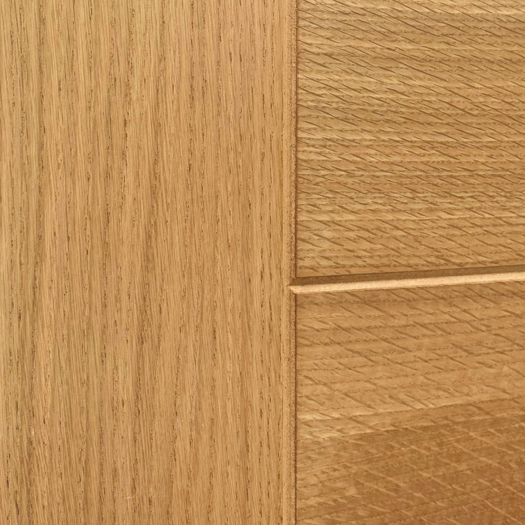 Close-up of the visible grain and texture on an Iseo White Oak 35mm Internal Door.