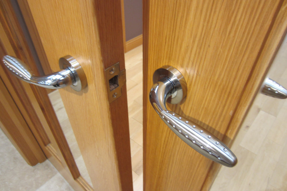 Solid White Oak Double Door J-Strip